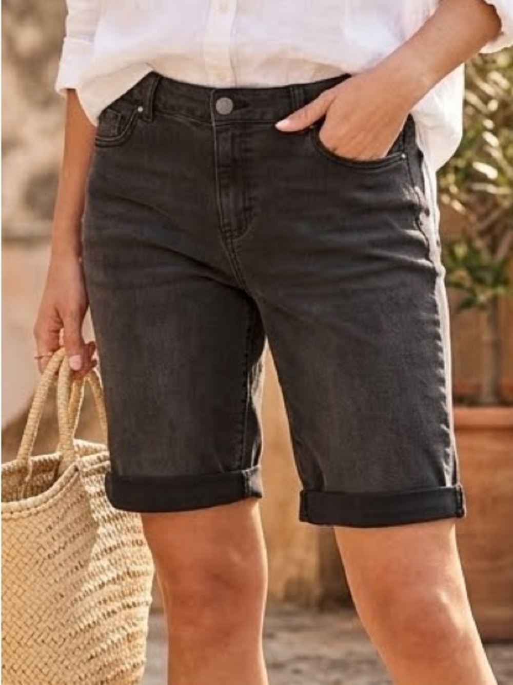 DKNY Shorts Ludlow Denim Bermuda Black Stretch Cuffed 5-Pocket Mid-Rise 16 comfy